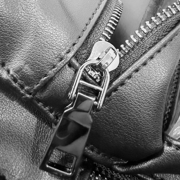 ITA 15" Daily Backpack Pro: metal zip and pull on black pleather