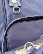 Dual Window ITA backpack 15", navy: close-up of a D-ring clasp, the zip pocket lining and a window D-ring clasp