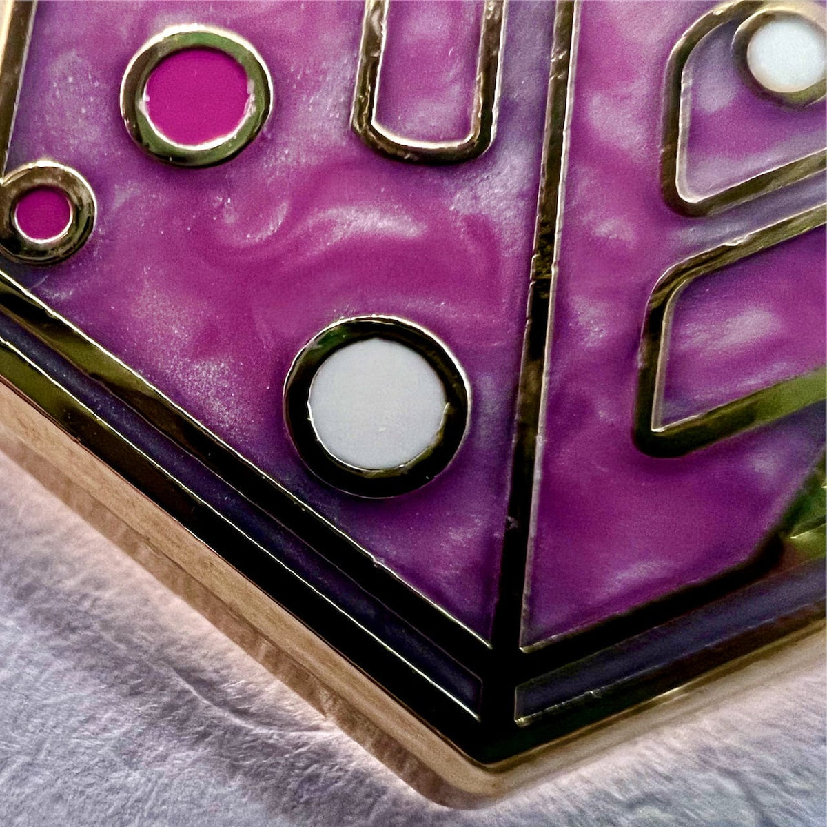 Japanese Vending Machine enamel pin, gold plating