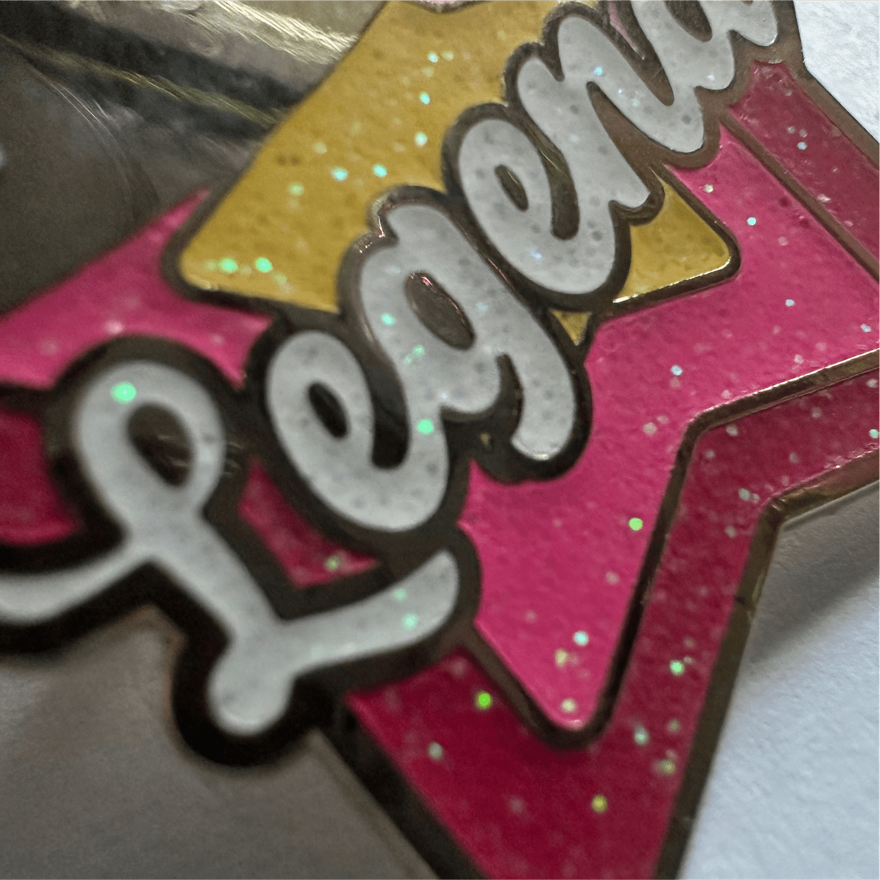 Legendary Legend Pins : Drag race star – pinbuds