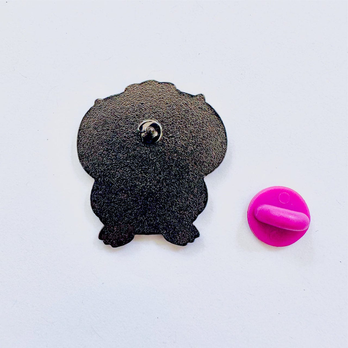 Mischievous Turtle – Kaparu enamel pin, glitter