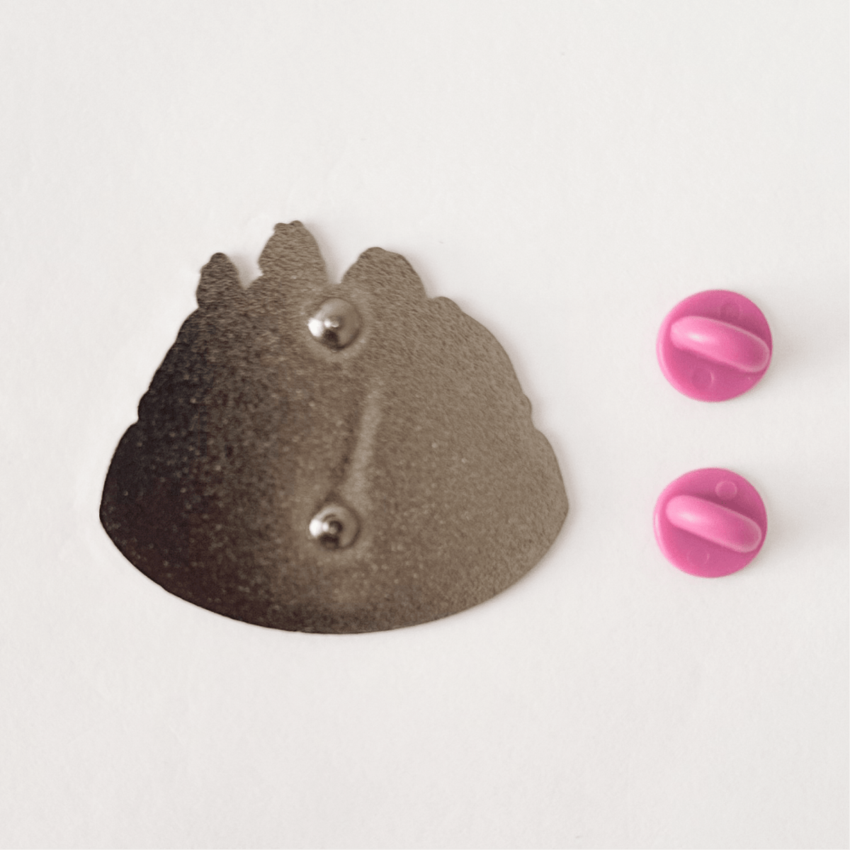 Onsen Hot Spring enamel pin, hard enamel