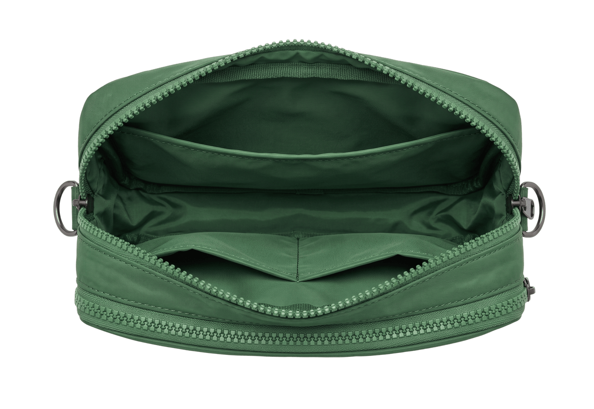 Three compartments, ten pockets